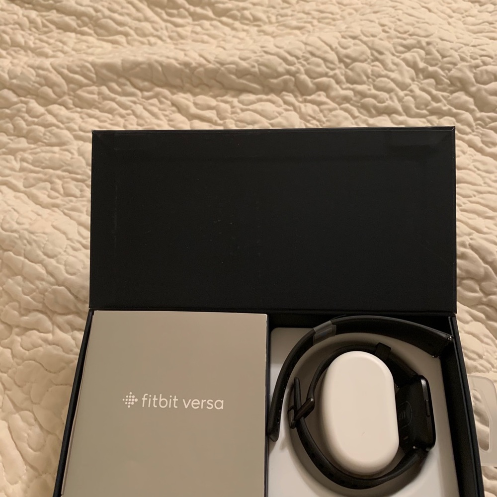 Fitbit Versa - image 5